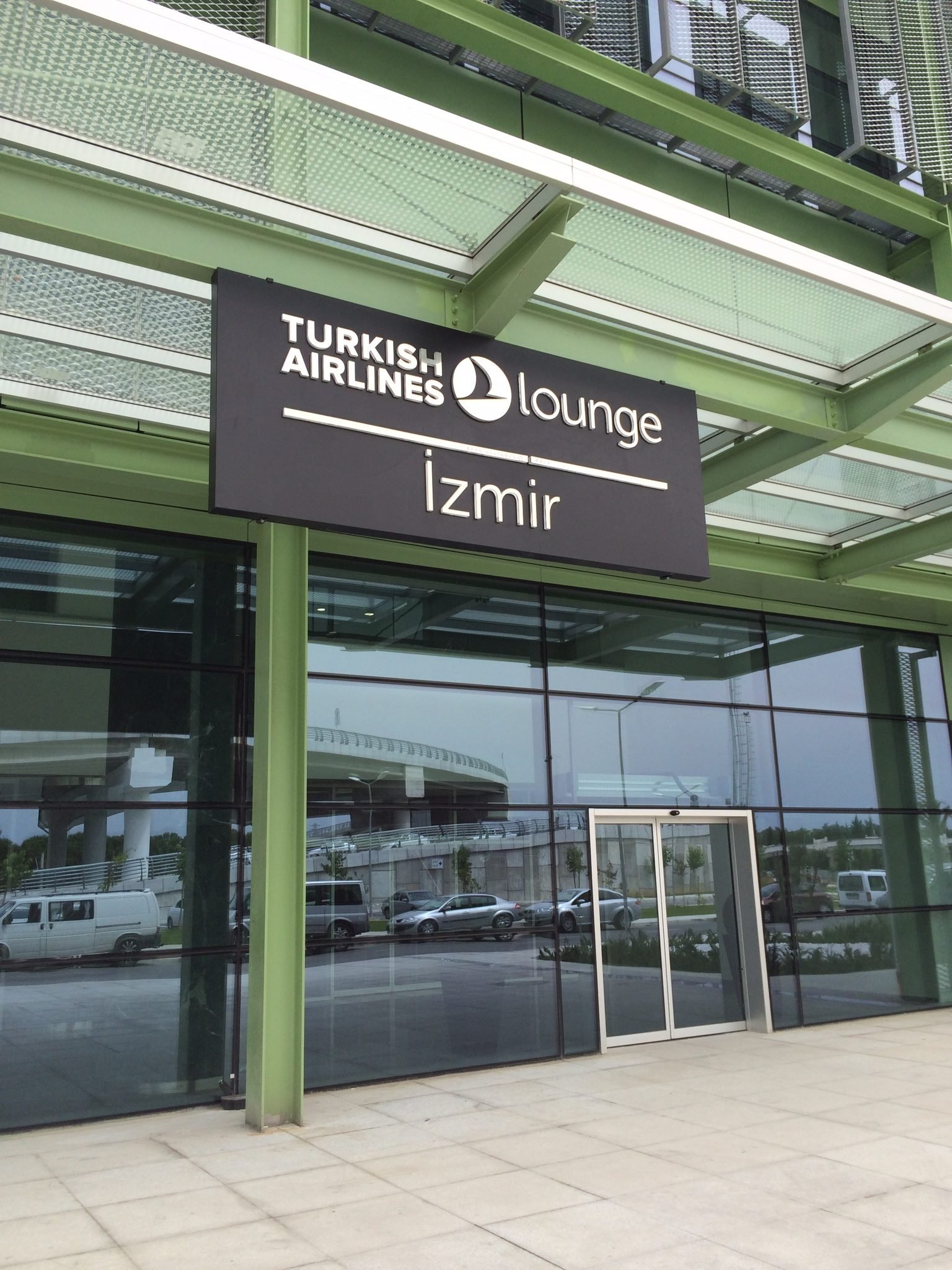 TURKISH AIRLINES LOUNGE IZMIR