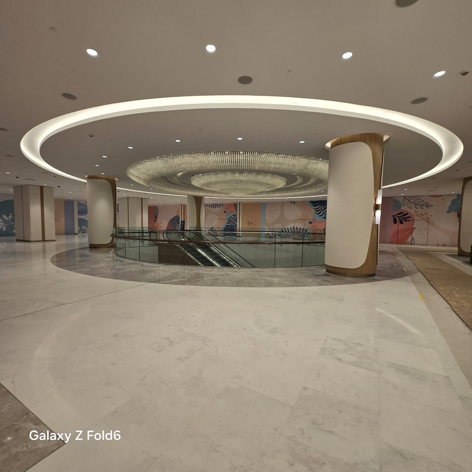 EMAAR SQUARE MALL