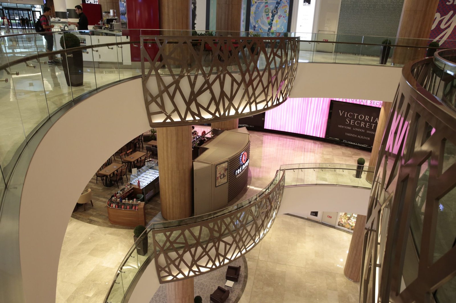 EMAAR SQUARE MALL