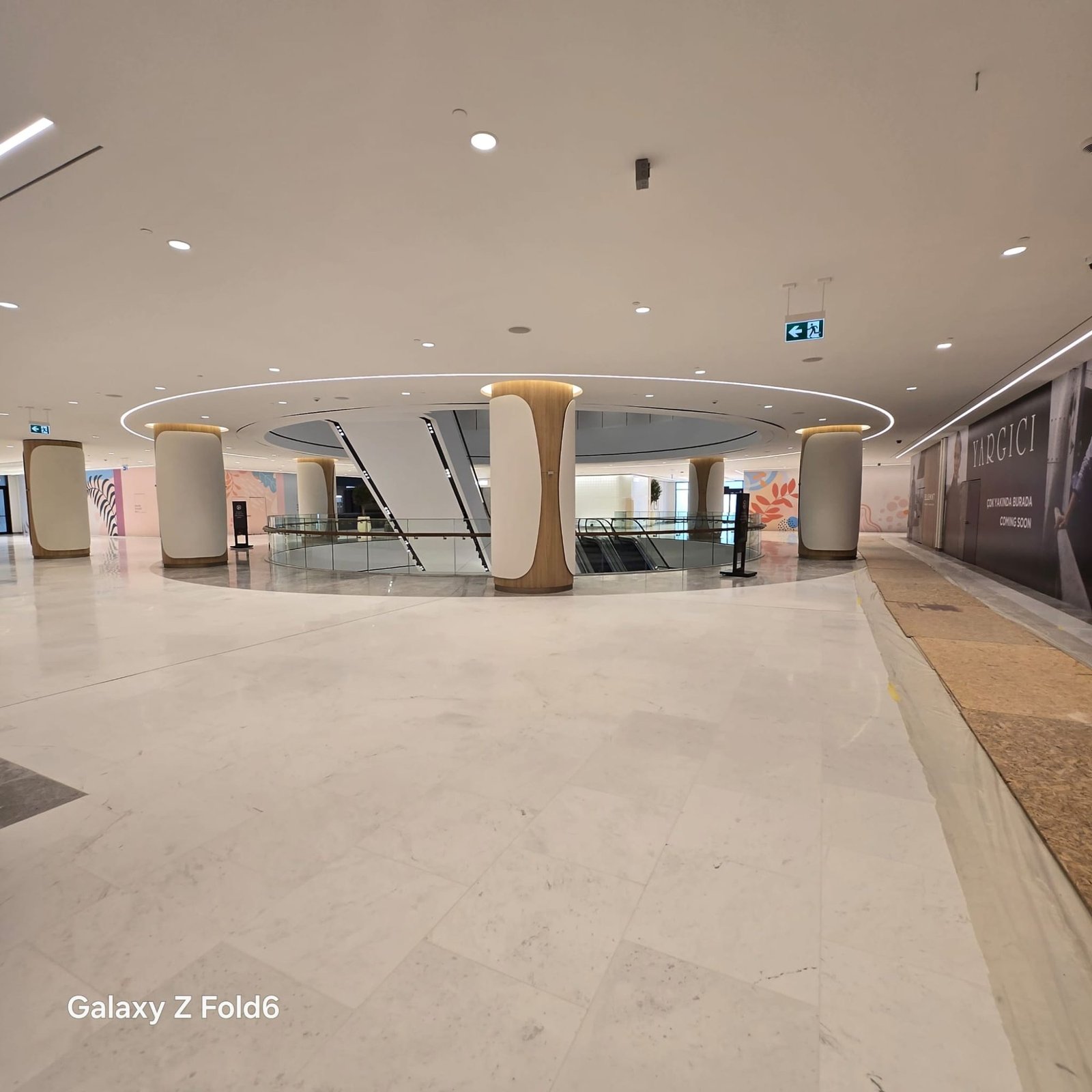 EMAAR SQUARE MALL